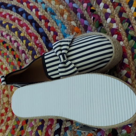 SIZE 10 ESPADRILLES - Picture 3 of 4
